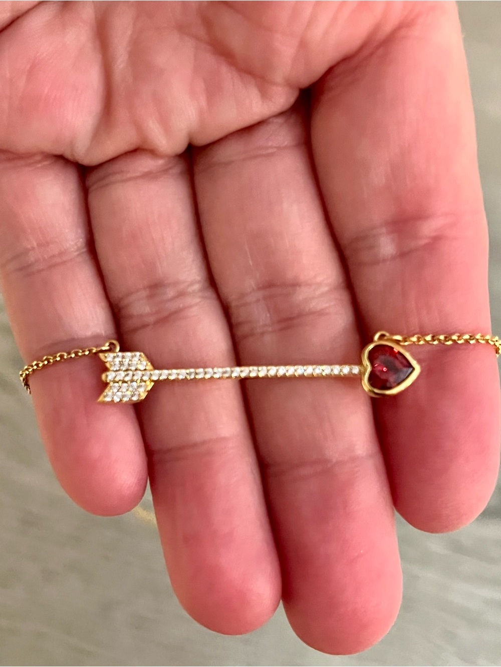 Kate Spade ♠️ Gold Arrow Heart shorter necklace with Red Centerstone